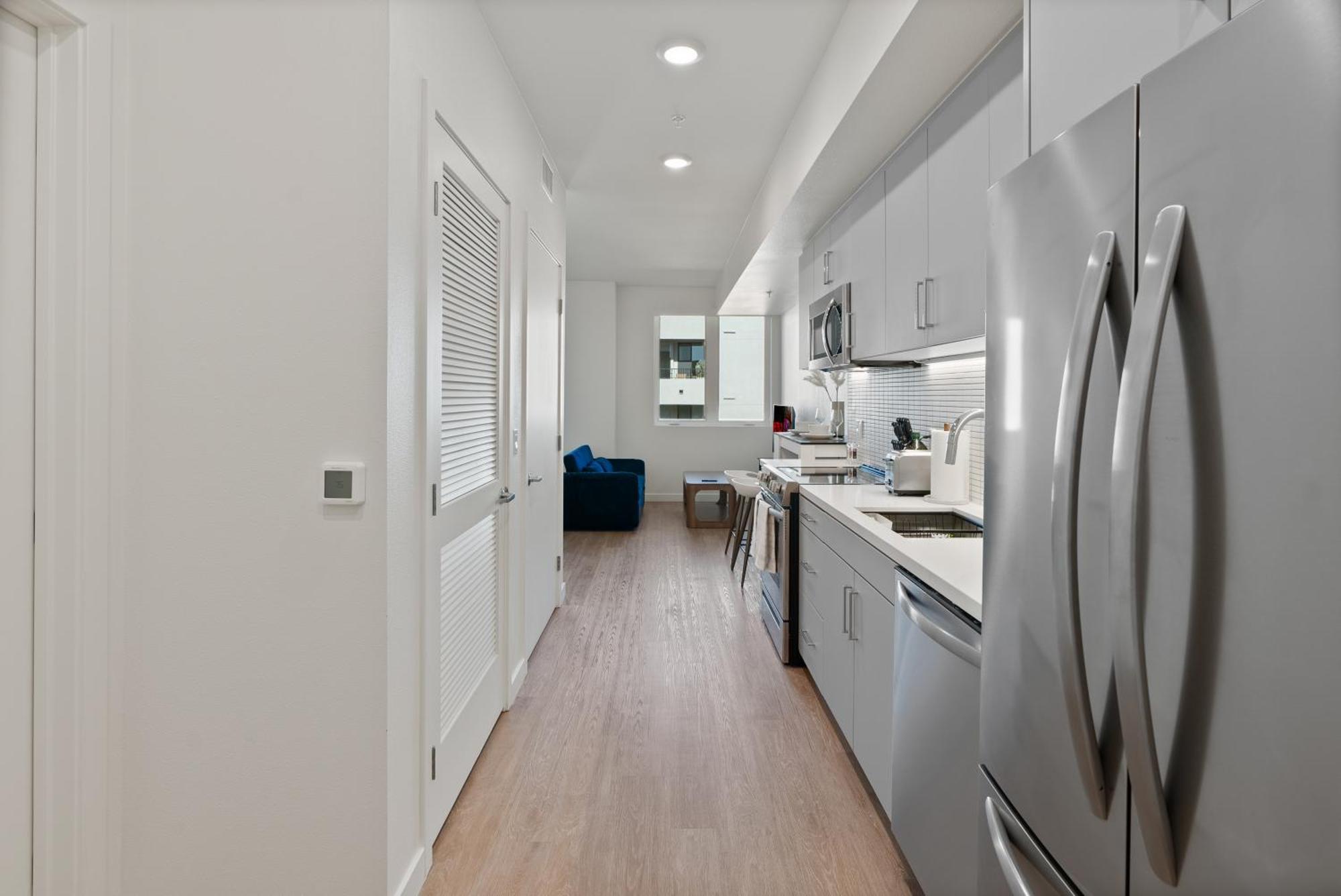 Bright Studio On Sunset Blvd, Free Parking, Gym, And Pool Los Angeles Exterior photo
